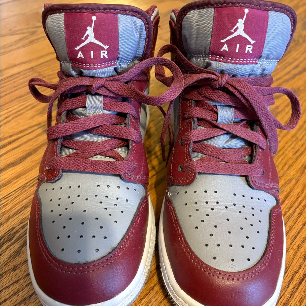 6Y/Women’s 7.5 Nike Air Jordans - Maroon and Gray